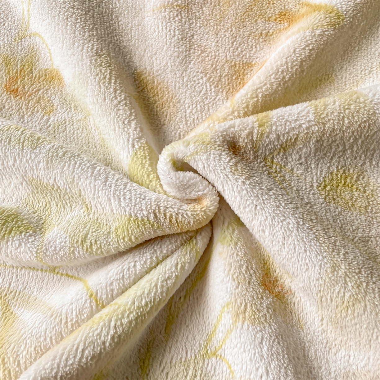 91家纺网 家纺一手货源 找家纺 本制 2025秋冬新款牛奶绒印花四件套 秘境-奶茶