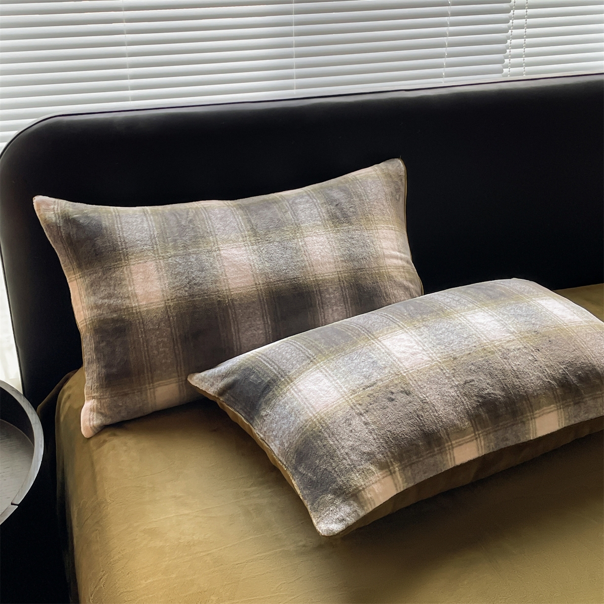 91家纺网 家纺一手货源 找家纺 本制 2025秋冬新款牛奶绒印花四件套 复古绿格-伯爵绿