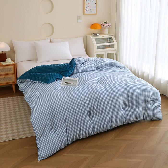 91家纺网 家纺一手货源 找家纺 乐沐 2025新款A类水洗棉双层纱豆豆绒被芯 克洛迪雅-蓝