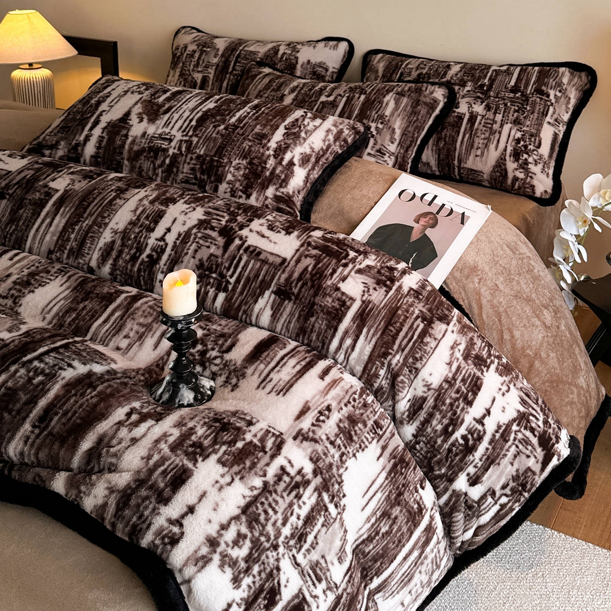 91家纺网 家纺一手货源 找家纺 梵克保罗 2025秋冬新款加厚8斤包边款美拉德仿兔毛皮草牛奶绒四件套 美拉德包边款-暮光