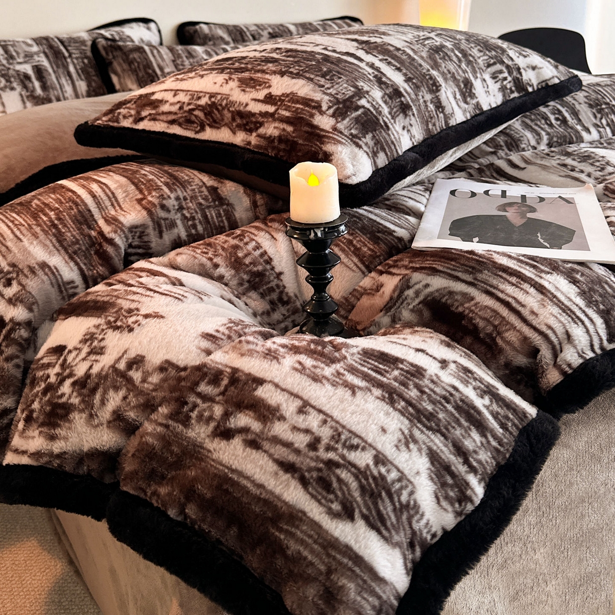 91家纺网 家纺一手货源 找家纺 梵克保罗 2025秋冬新款加厚8斤包边款美拉德仿兔毛皮草牛奶绒四件套 美拉德包边款-暮光