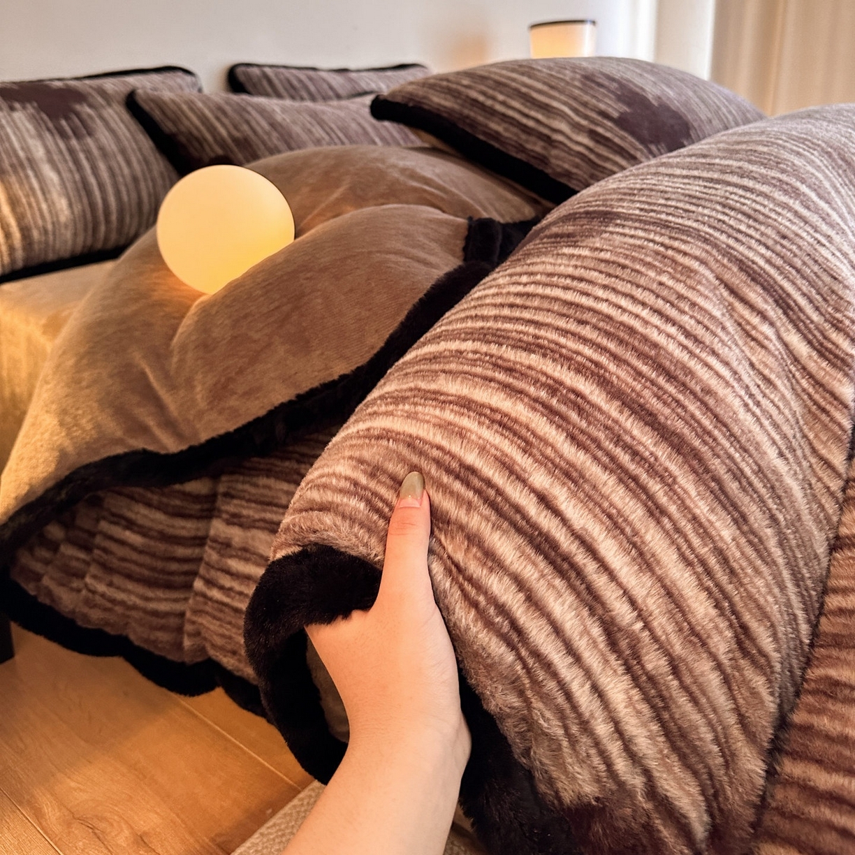 梵克保罗 2025秋冬新款加厚8斤包边款美拉德仿兔毛皮草牛奶绒四件套 美拉德包边款-永恒誓言