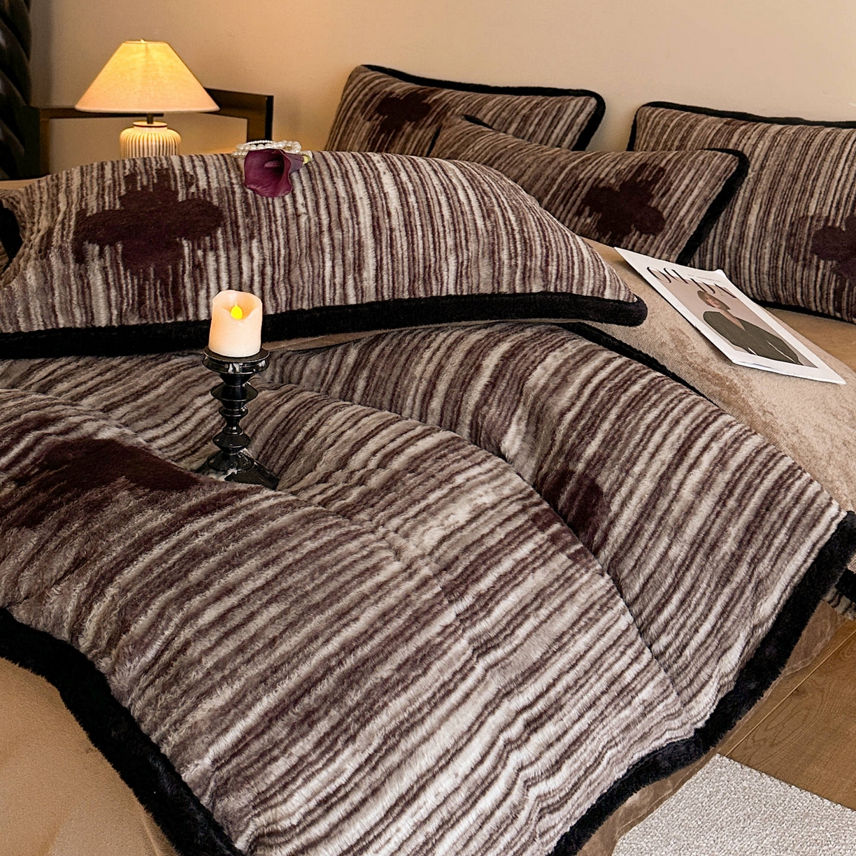 91家纺网 家纺一手货源 找家纺 梵克保罗 2025秋冬新款加厚8斤包边款美拉德仿兔毛皮草牛奶绒四件套 美拉德包边款-永恒誓言