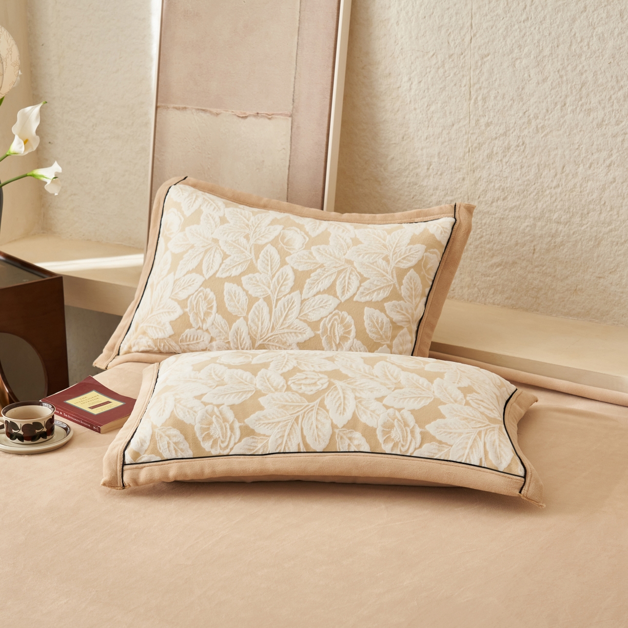 91家纺网 家纺一手货源 找家纺 寐绸家纺 2025秋冬新款230g牛奶绒染色雕花四件套 雕花四件套-叶茂