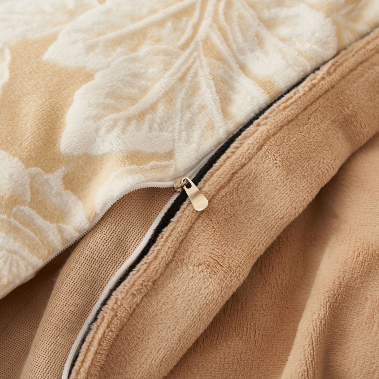 91家纺网 家纺一手货源 找家纺 寐绸家纺 2025秋冬新款230g牛奶绒染色雕花四件套 雕花四件套-叶茂