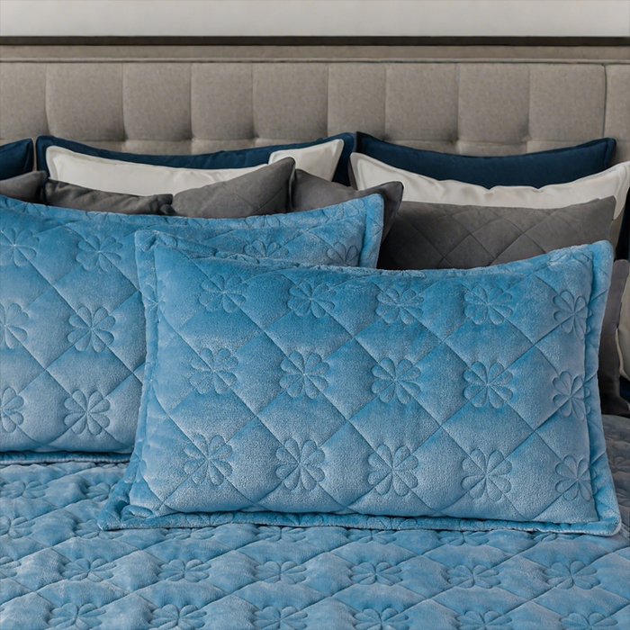 91家纺网 家纺一手货源 找家纺 （总）小牛席业 2025新款加厚牛奶绒四叶草夹棉枕套