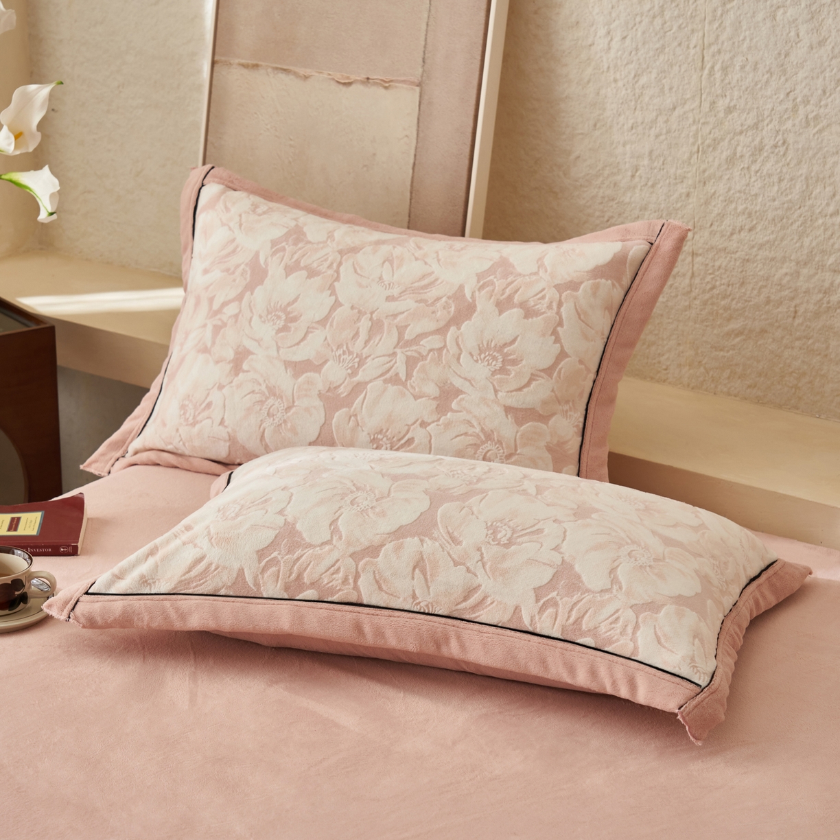 91家纺网 家纺一手货源 找家纺 寐绸家纺 2025秋冬新款230g牛奶绒染色雕花四件套 雕花四件套-绽放