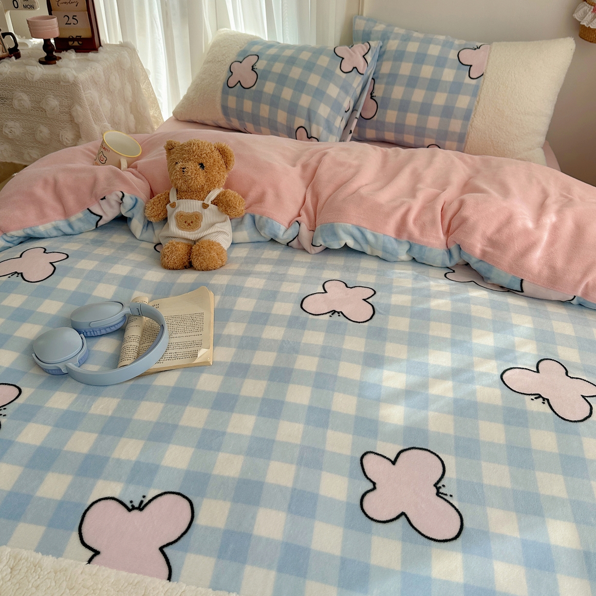 91家纺网 家纺一手货源 找家纺 （总）顾里家纺 2025新款ins韩风甜感羊羔拼接牛奶绒少女系四件套