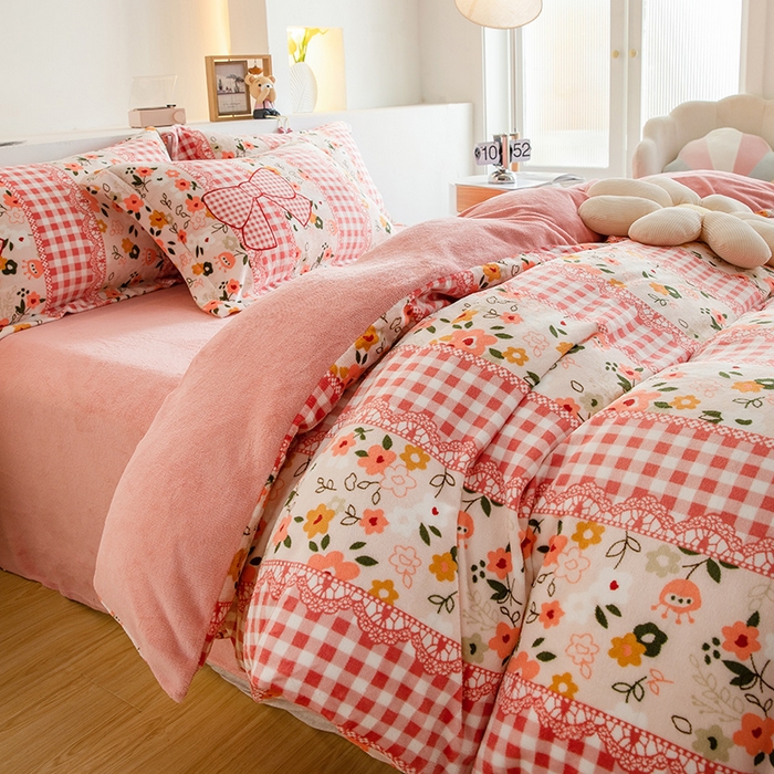 91家纺网 家纺一手货源 找家纺 宅部落 2025新款高克重牛奶绒卡通印花单被套 小时代