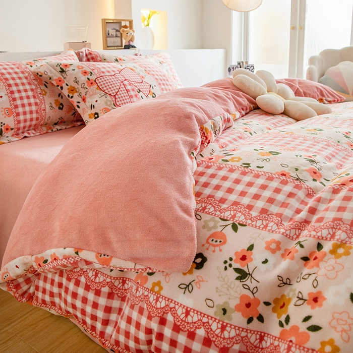 91家纺网 家纺一手货源 找家纺 宅部落 2025新款高克重牛奶绒卡通印花单被套 小时代