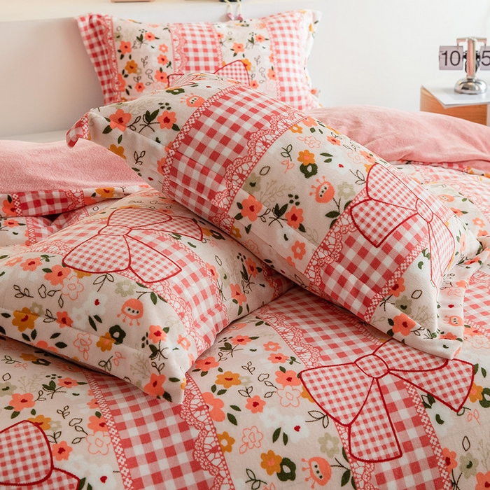 91家纺网 家纺一手货源 找家纺 宅部落 2025新款高克重牛奶绒卡通印花单被套 小时代