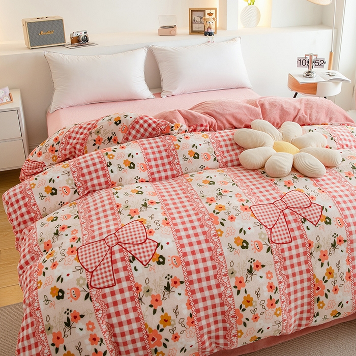 91家纺网 家纺一手货源 找家纺 宅部落 2025新款高克重牛奶绒卡通印花单被套 小时代