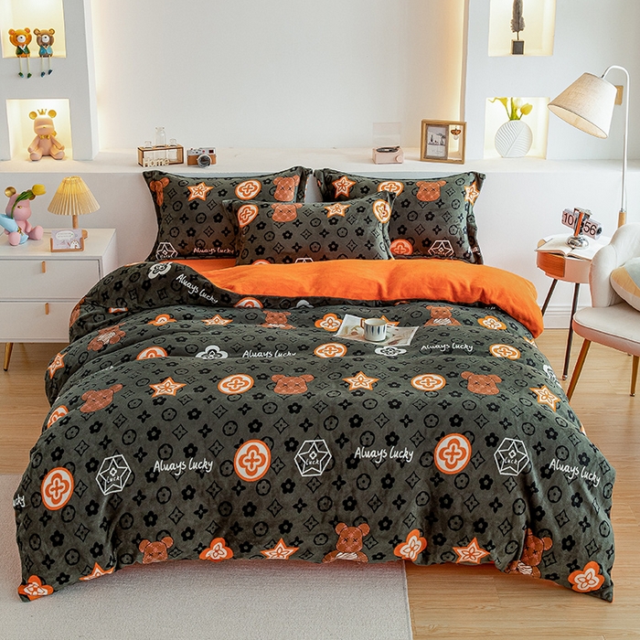 91家纺网 家纺一手货源 找家纺 宅部落 2025新款高克重牛奶绒卡通印花单被套 幸运熊