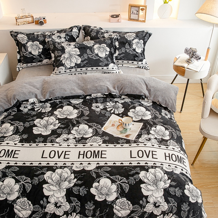 91家纺网 家纺一手货源 找家纺 宅部落 2025新款高克重牛奶绒卡通印花单被套 冬恋