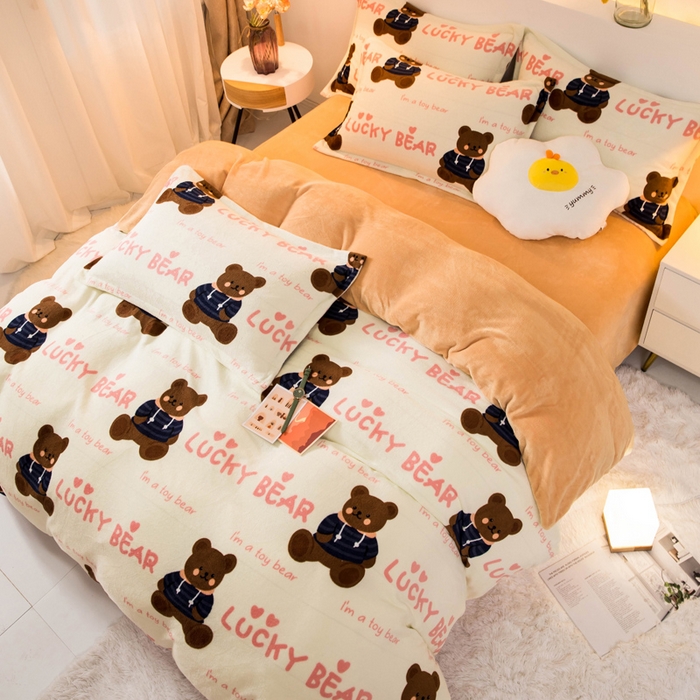 91家纺网 家纺一手货源 找家纺 宅部落 2025新款高克重牛奶绒卡通印花单被套 小睡熊