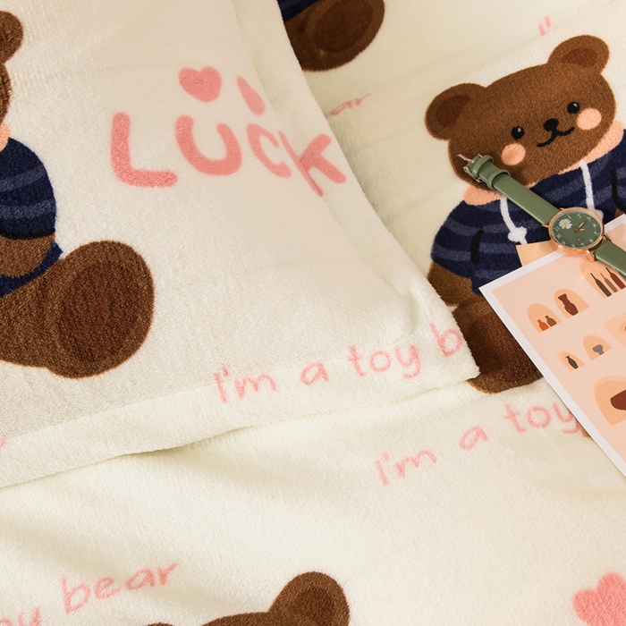 91家纺网 家纺一手货源 找家纺 宅部落 2025新款高克重牛奶绒卡通印花单被套 小睡熊