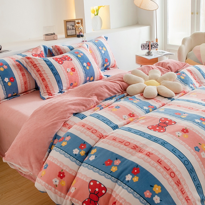 91家纺网 家纺一手货源 找家纺 宅部落 2025新款高克重牛奶绒卡通印花单被套 恋蝶花