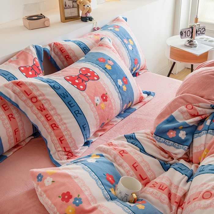 91家纺网 家纺一手货源 找家纺 宅部落 2025新款高克重牛奶绒卡通印花单被套 恋蝶花