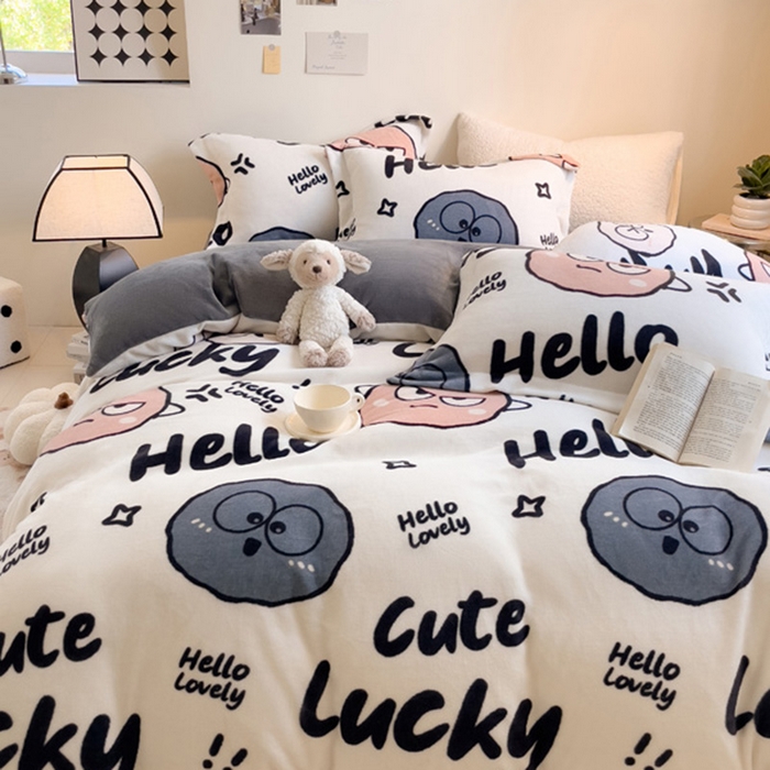 91家纺网 家纺一手货源 找家纺 宅部落 2025新款高克重牛奶绒卡通印花单被套 愤怒的小煤球