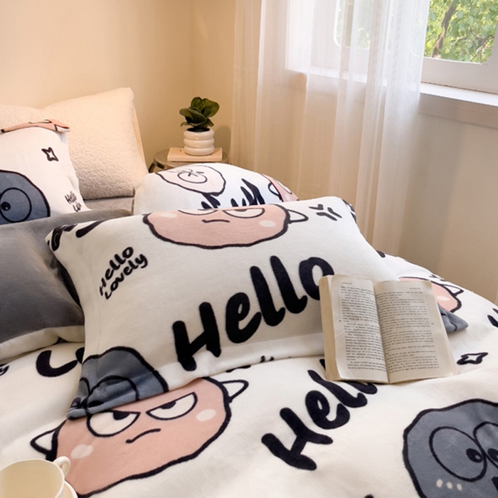 91家纺网 家纺一手货源 找家纺 宅部落 2025新款高克重牛奶绒卡通印花单被套 愤怒的小煤球
