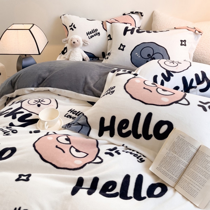 91家纺网 家纺一手货源 找家纺 宅部落 2025新款高克重牛奶绒卡通印花单被套 愤怒的小煤球