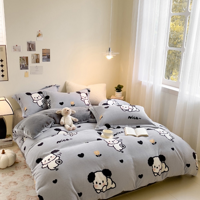 91家纺网 家纺一手货源 找家纺 宅部落 2025新款高克重牛奶绒卡通印花单被套 快乐小汪汪