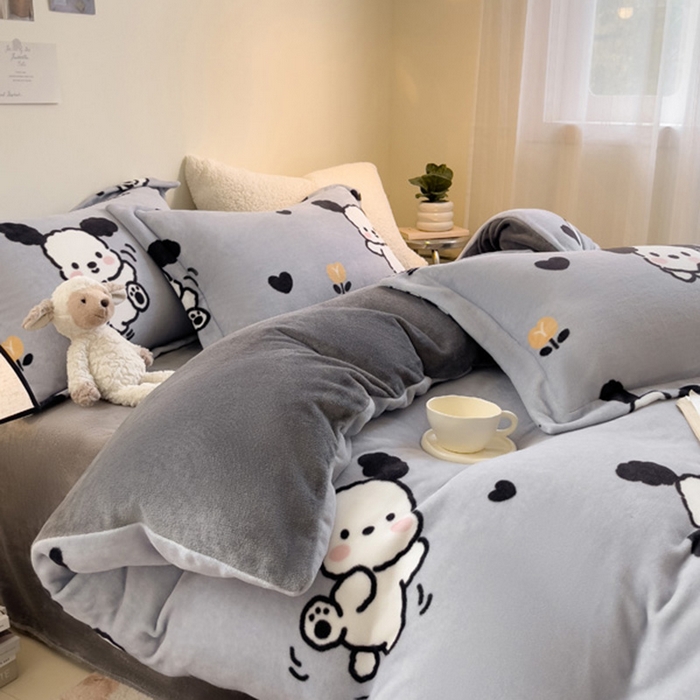 91家纺网 家纺一手货源 找家纺 宅部落 2025新款高克重牛奶绒卡通印花单被套 快乐小汪汪