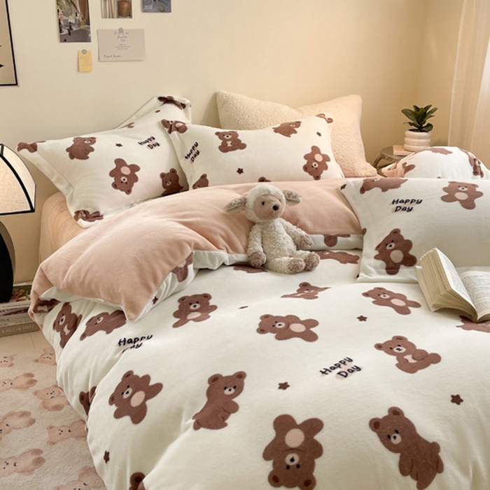 91家纺网 家纺一手货源 找家纺 宅部落 2025新款高克重牛奶绒卡通印花单被套 小棕熊