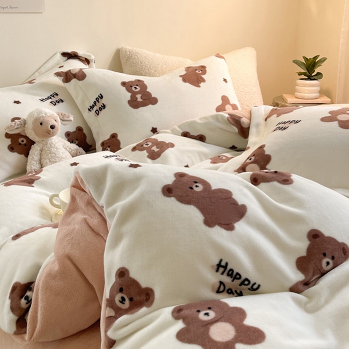 91家纺网 家纺一手货源 找家纺 宅部落 2025新款高克重牛奶绒卡通印花单被套 小棕熊