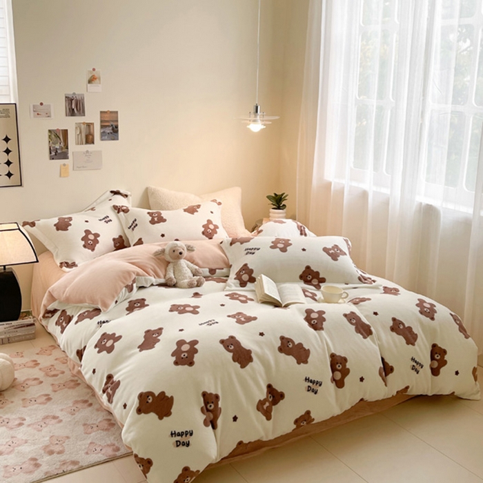 91家纺网 家纺一手货源 找家纺 宅部落 2025新款高克重牛奶绒卡通印花单被套 小棕熊