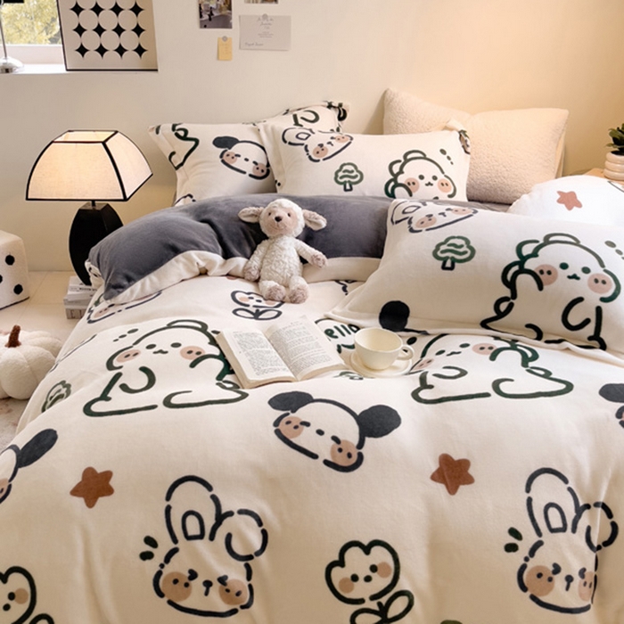 91家纺网 家纺一手货源 找家纺 宅部落 2025新款高克重牛奶绒卡通印花单被套 欢乐伙伴