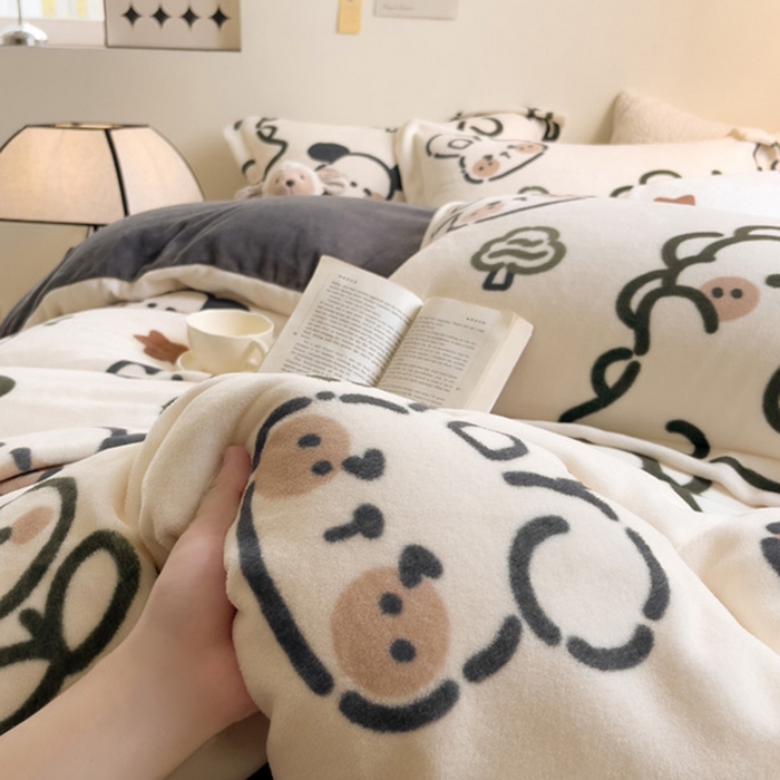 91家纺网 家纺一手货源 找家纺 宅部落 2025新款高克重牛奶绒卡通印花单被套 欢乐伙伴