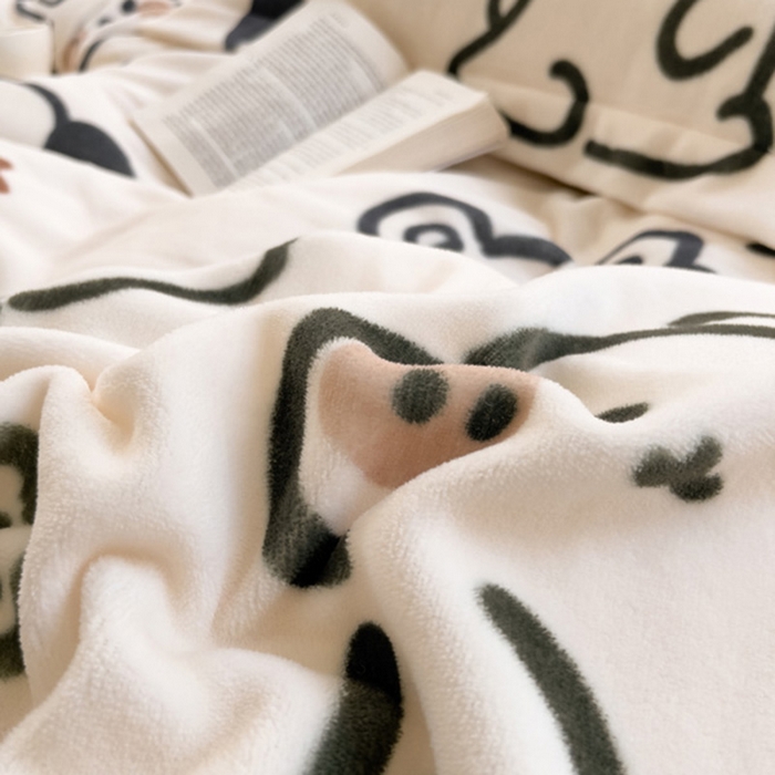 91家纺网 家纺一手货源 找家纺 宅部落 2025新款高克重牛奶绒卡通印花单被套 欢乐伙伴