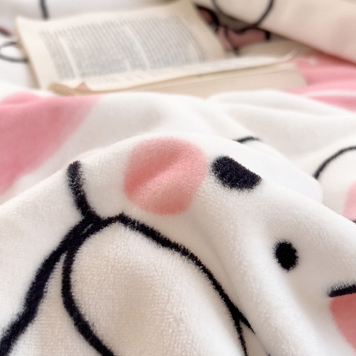 91家纺网 家纺一手货源 找家纺 宅部落 2025新款高克重牛奶绒卡通印花单被套 爱心小兔