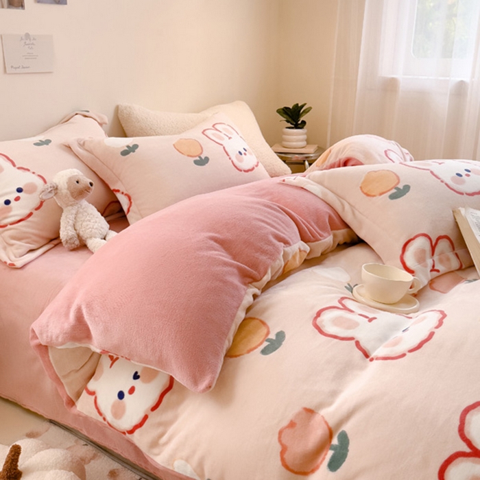 91家纺网 家纺一手货源 找家纺 宅部落 2025新款高克重牛奶绒卡通印花单被套 小兔兔