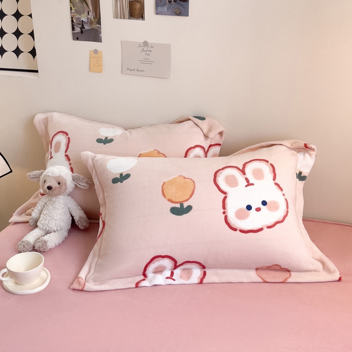 91家纺网 家纺一手货源 找家纺 宅部落 2025新款高克重牛奶绒卡通印花单被套 小兔兔