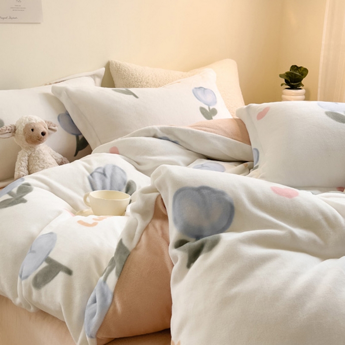 91家纺网 家纺一手货源 找家纺 宅部落 2025新款高克重牛奶绒卡通印花单被套 兰兰花