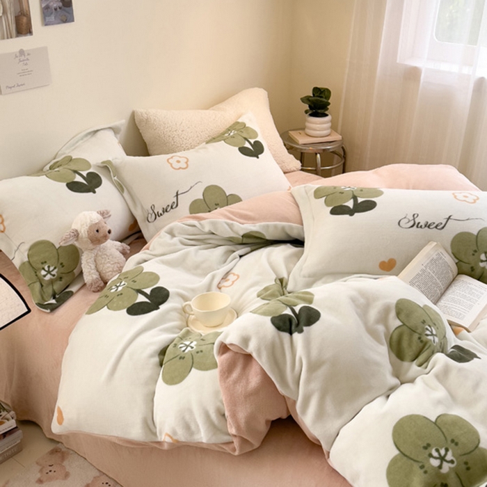 91家纺网 家纺一手货源 找家纺 宅部落 2025新款高克重牛奶绒卡通印花单被套 绿丛