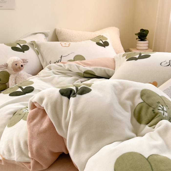 91家纺网 家纺一手货源 找家纺 宅部落 2025新款高克重牛奶绒卡通印花单被套 绿丛