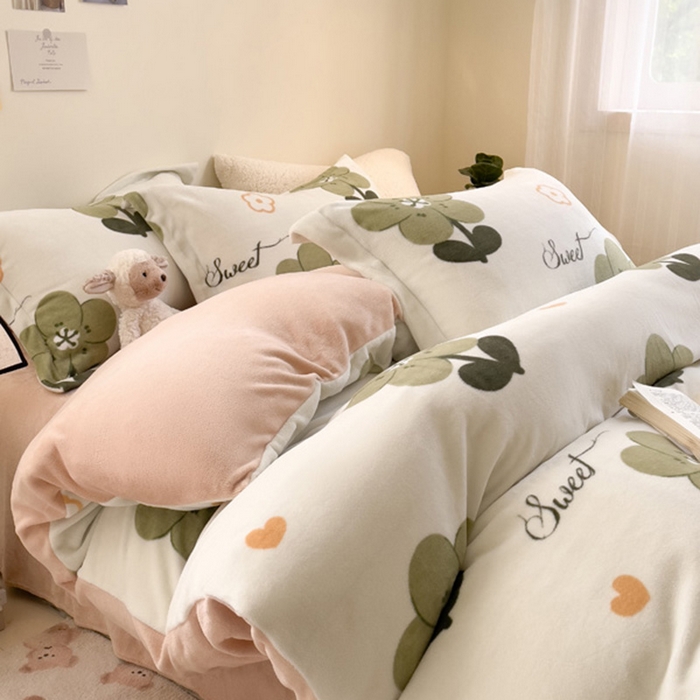 91家纺网 家纺一手货源 找家纺 宅部落 2025新款高克重牛奶绒卡通印花单被套 绿丛