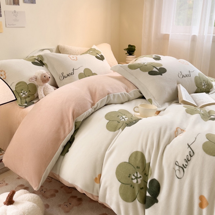 91家纺网 家纺一手货源 找家纺 宅部落 2025新款高克重牛奶绒卡通印花单被套 绿丛