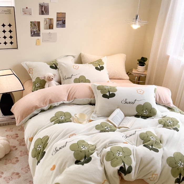 91家纺网 家纺一手货源 找家纺 宅部落 2025新款高克重牛奶绒卡通印花单被套 绿丛