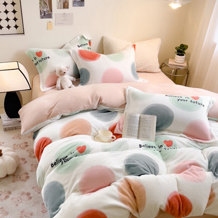 91家纺网 家纺一手货源 找家纺 宅部落 2025新款高克重牛奶绒卡通印花单被套 炫彩