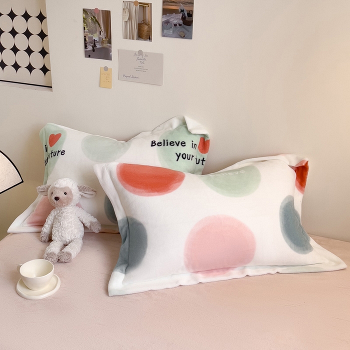 91家纺网 家纺一手货源 找家纺 宅部落 2025新款高克重牛奶绒卡通印花单被套 炫彩