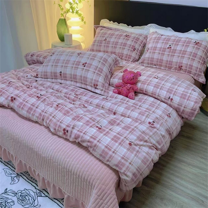 91家纺网 家纺一手货源 找家纺 富缦庭 2024新款直播爆款小清新印花牛奶绒床盖四件套 乌梅子酱