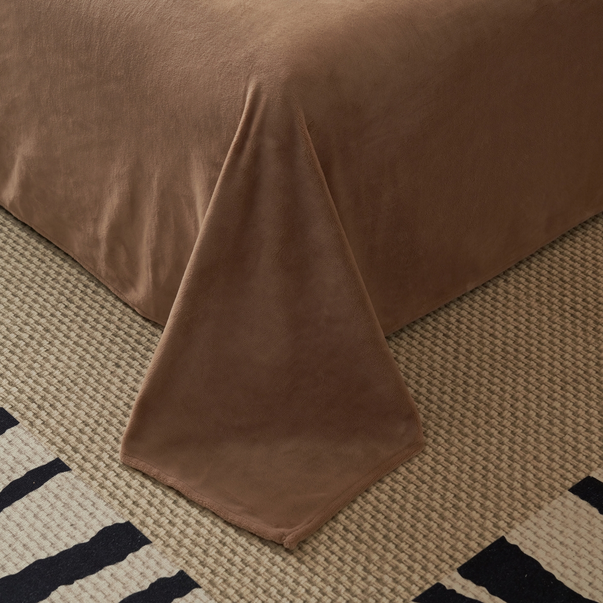 91家纺网 家纺一手货源 找家纺 （总）寐绸家纺 2025秋冬新款230g牛奶绒肌理雕花四件套