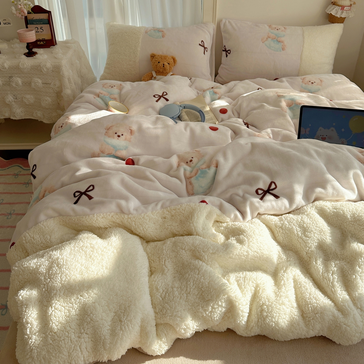 91家纺网 家纺一手货源 找家纺 （总）顾里家纺 2025新款ins韩风甜感羊羔拼接牛奶绒少女系四件套