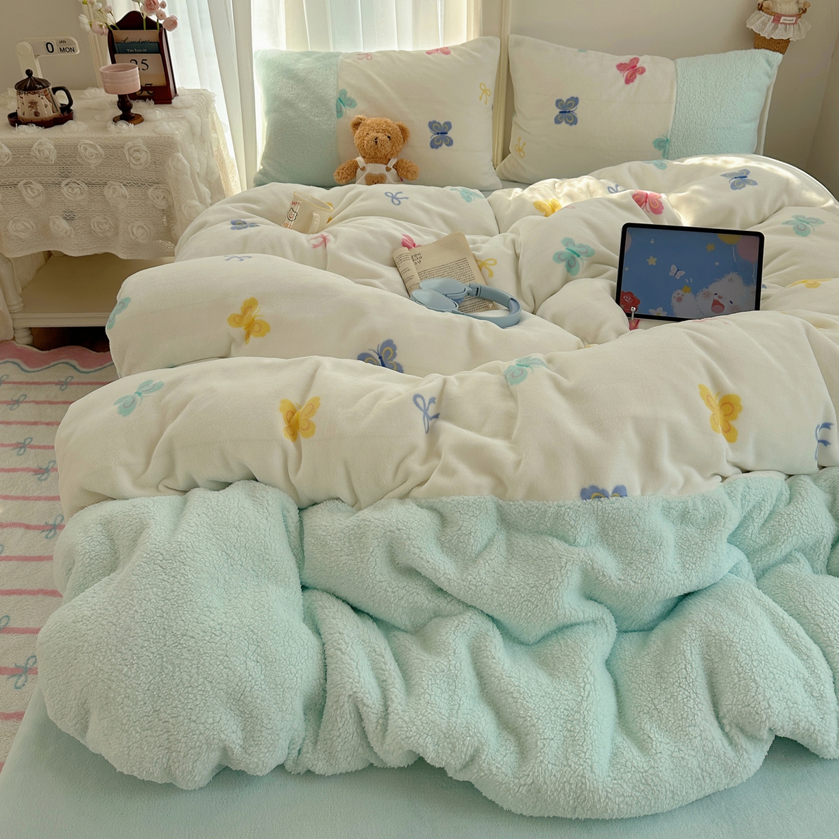 91家纺网 家纺一手货源 找家纺 （总）顾里家纺 2025新款ins韩风甜感羊羔拼接牛奶绒少女系四件套