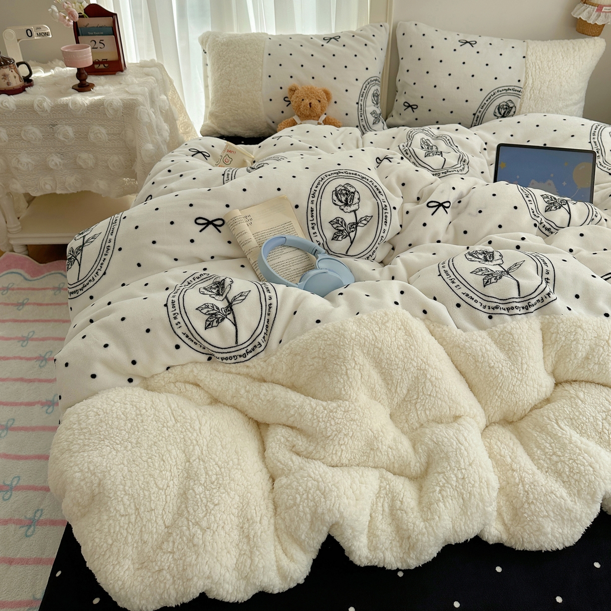 91家纺网 家纺一手货源 找家纺 （总）顾里家纺 2025新款ins韩风甜感羊羔拼接牛奶绒少女系四件套