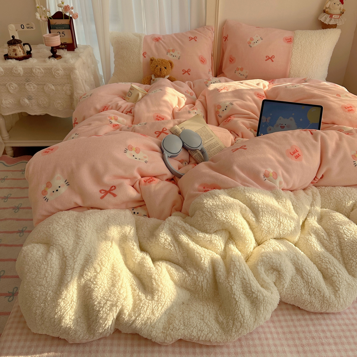 91家纺网 家纺一手货源 找家纺 （总）顾里家纺 2025新款ins韩风甜感羊羔拼接牛奶绒少女系四件套